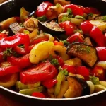 Tocana de legume cu mirodenii si busuioc verde - reteta traditionala romaneasca cu aspect delicios si gust incantator.